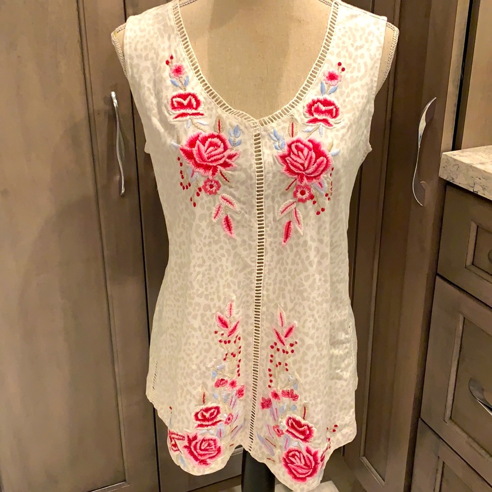 NWT Caite and Kyla Tank Top ❤️